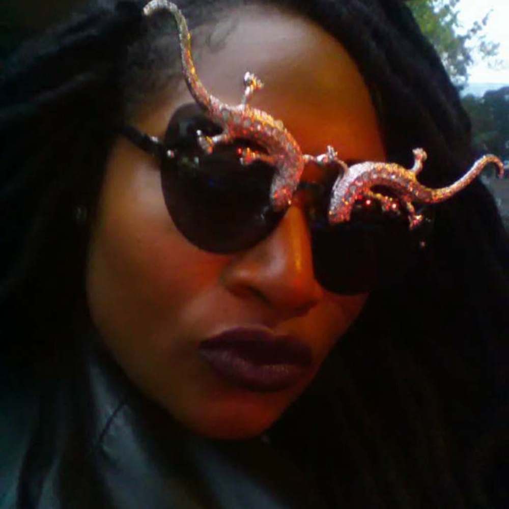 Meet your Posher, Mecca